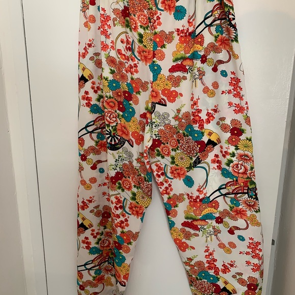 Susan Lucci colorful pull on pants sized 1X. - Picture 3 of 6